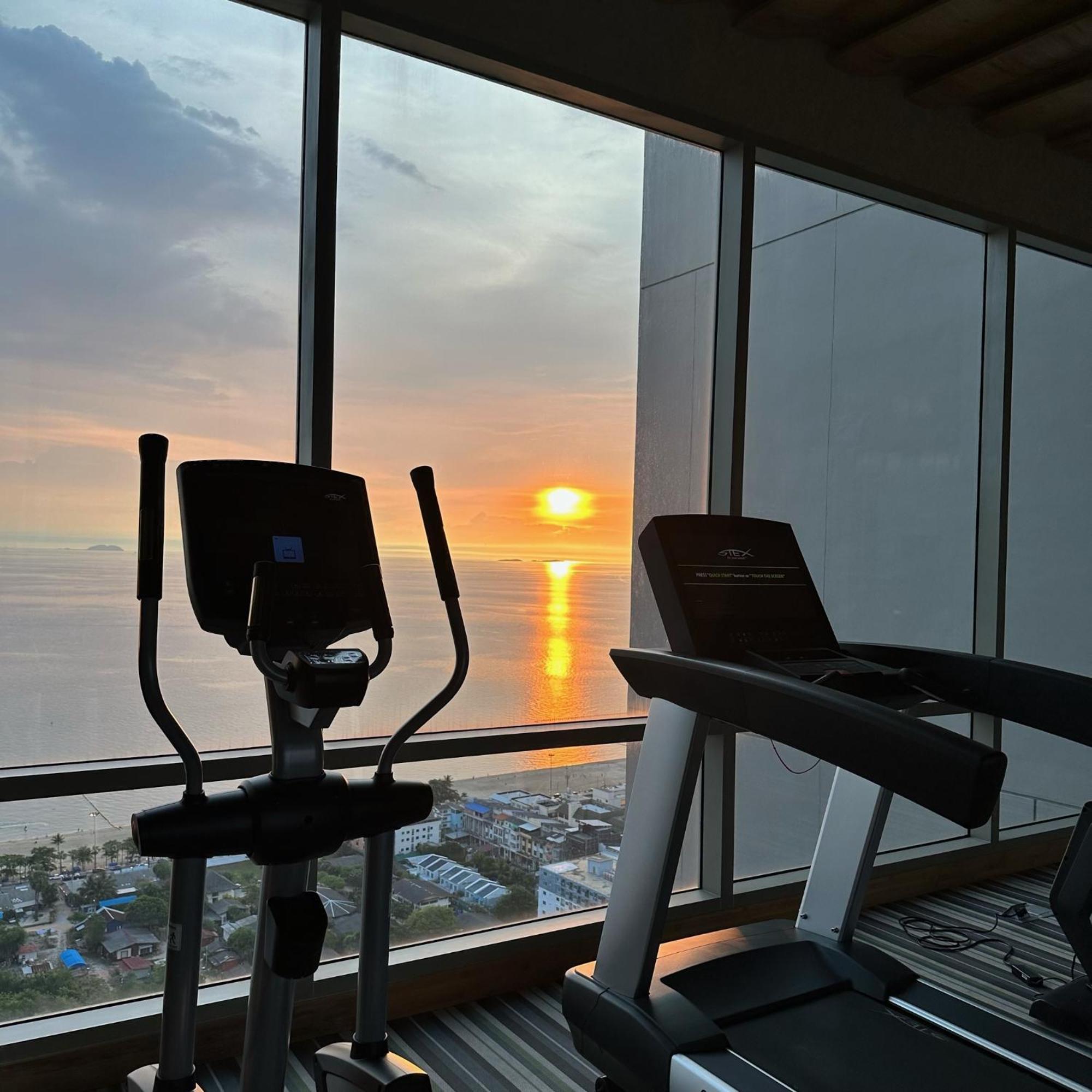 芭提雅高层海景奢华公寓the Riviera Jomtien生香家直达海滩2704 ภายนอก รูปภาพ